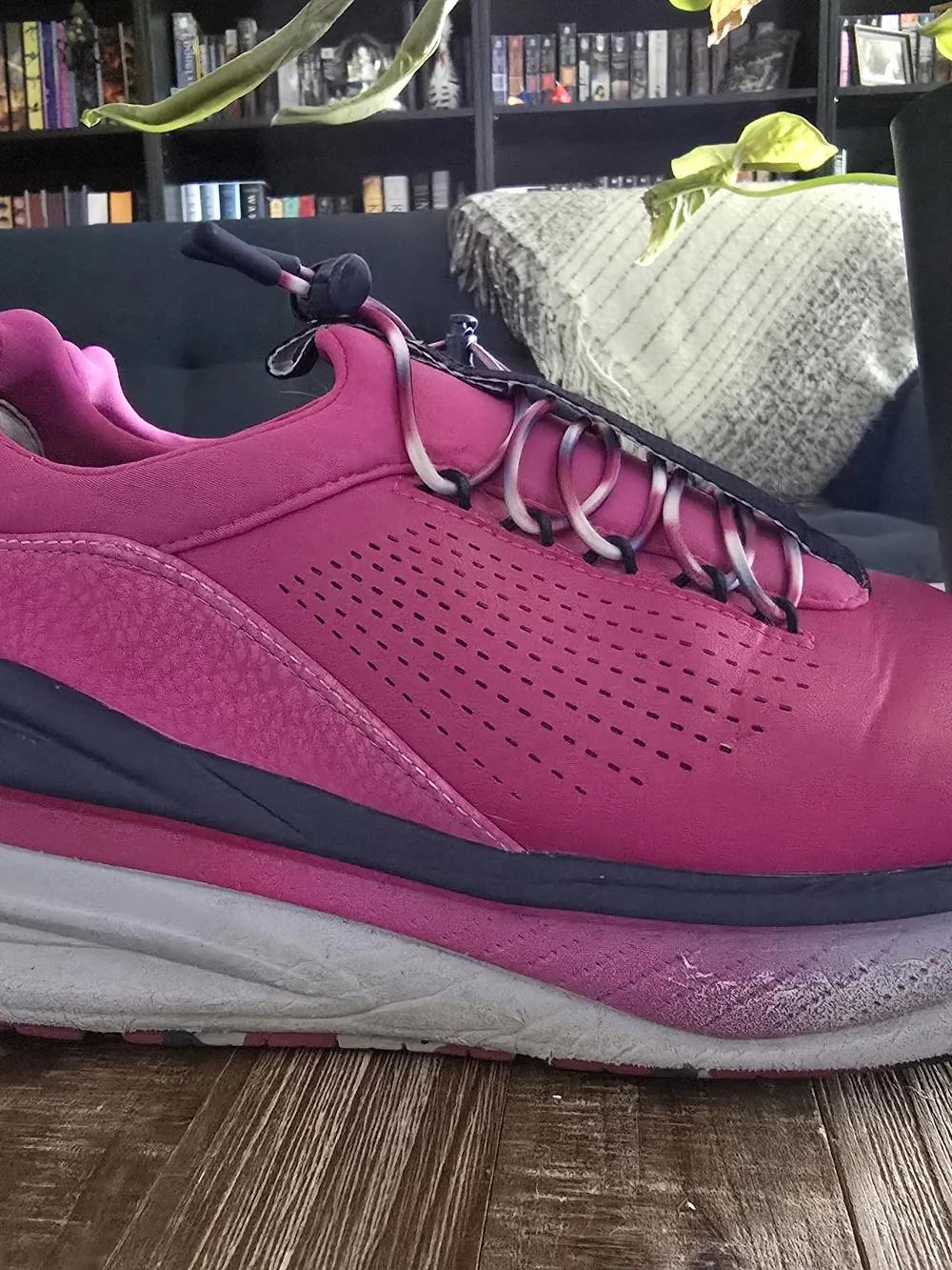 Clove Forte Vivid Berry / Navy Pink Max Cushion Sneakers Women's Size 8.5
